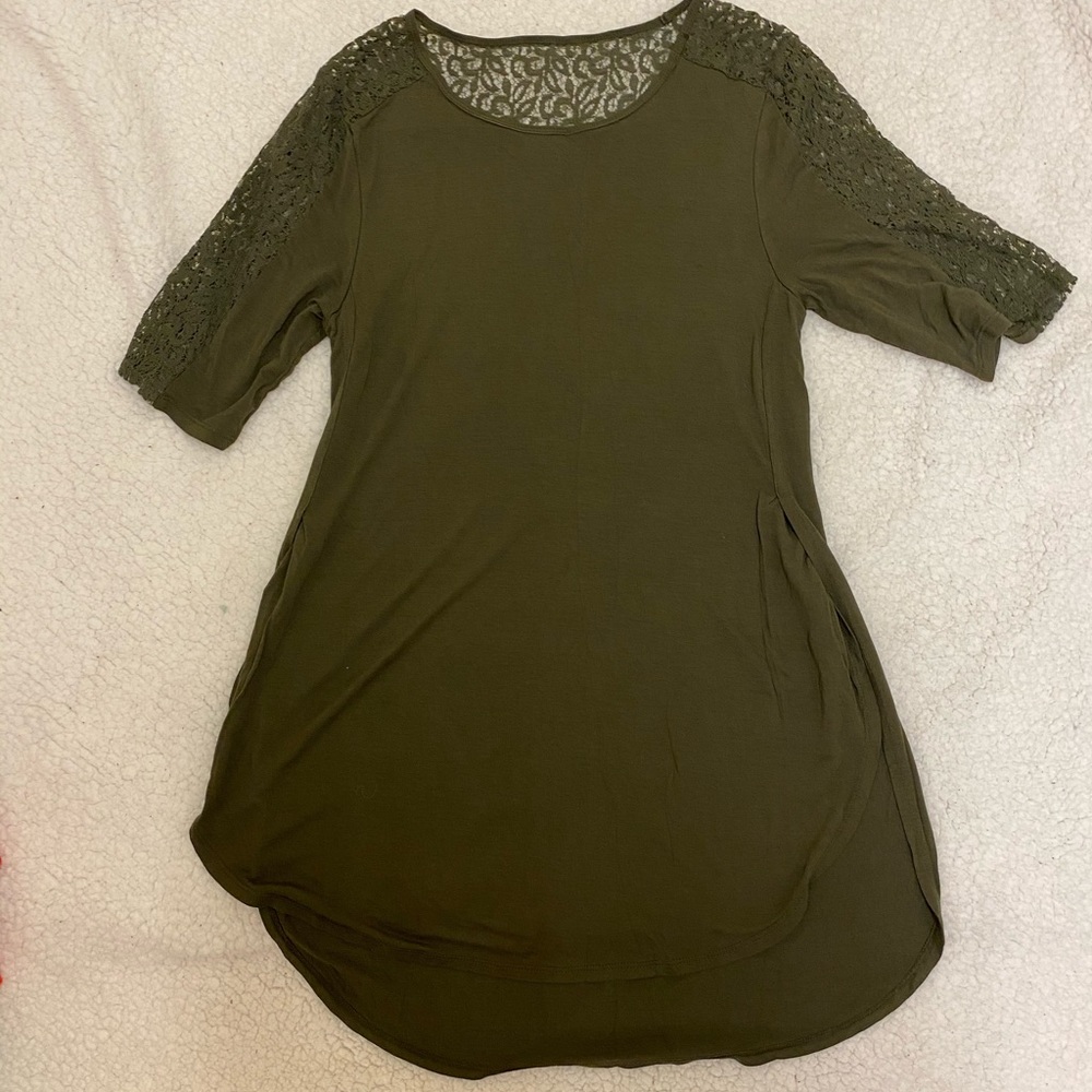 Olive green medium top (longer in the back)